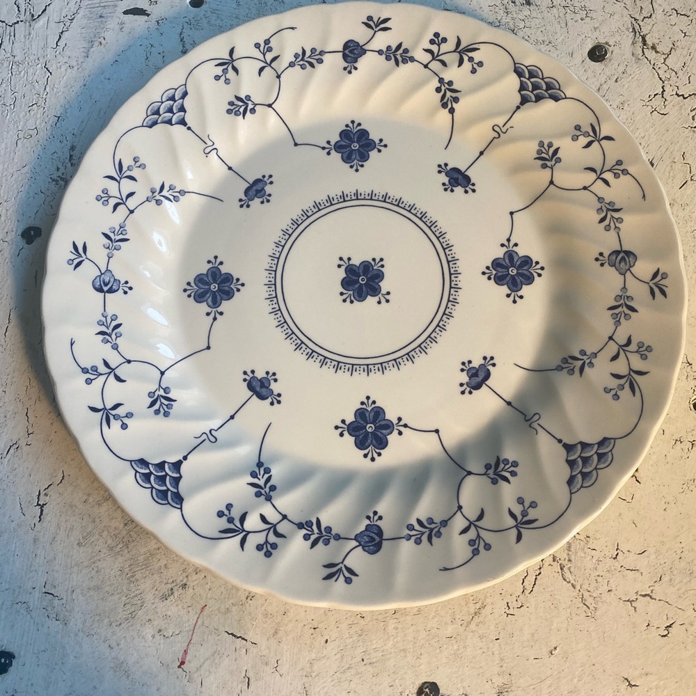 1 Churchill Finlandia 10” Dinner Plate England
